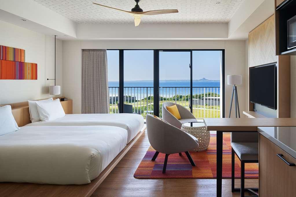 Hilton Club The Beach Resort Sesoko Nakijin Ruang foto