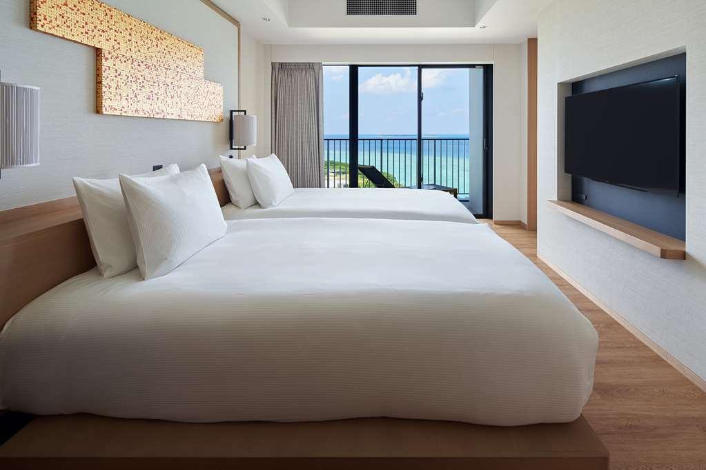 Hilton Club The Beach Resort Sesoko Nakijin Ruang foto